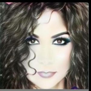 Meet your Posher, Amparo